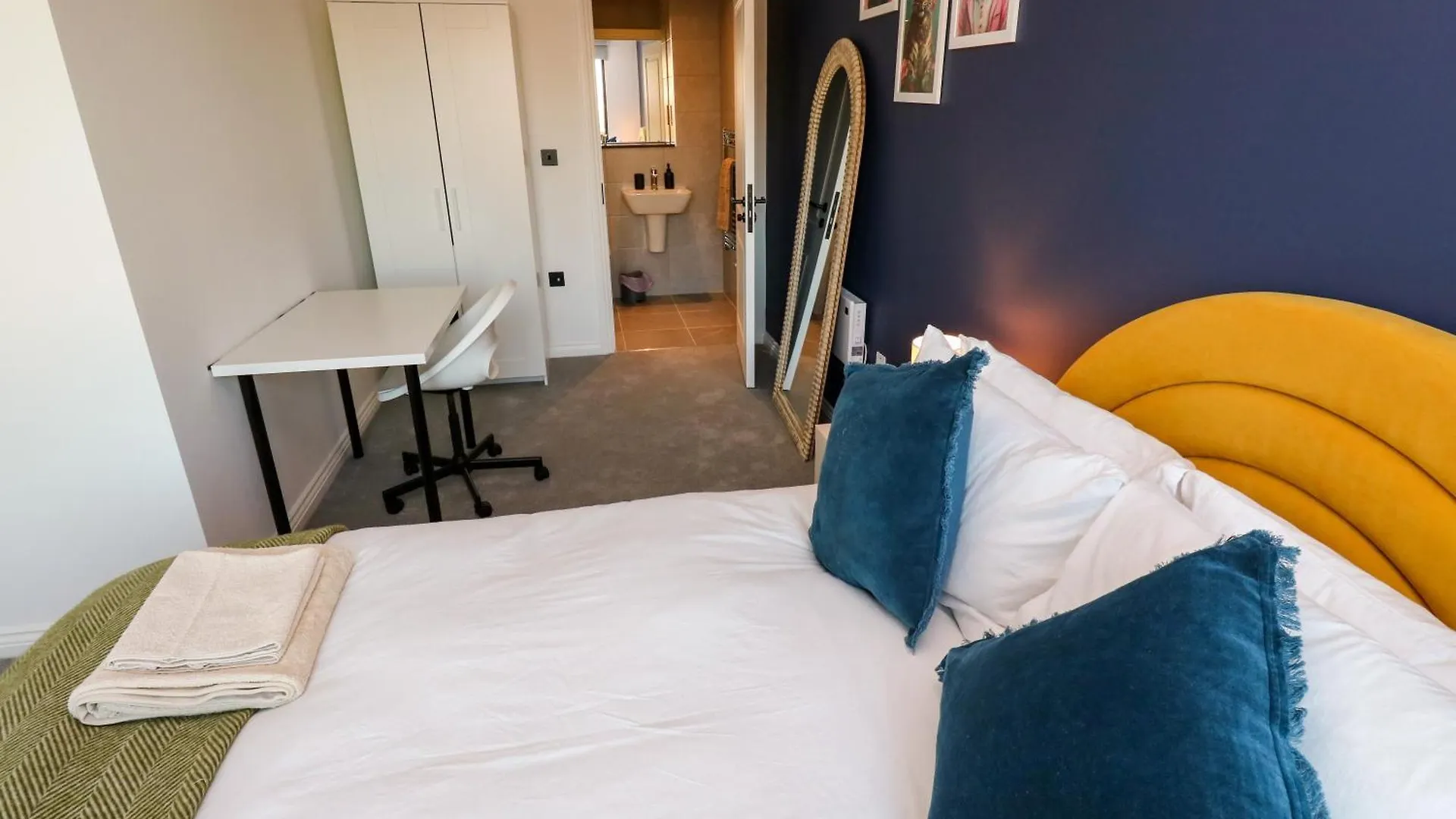 Apartment Emerald Retreat Leeds  United Kingdom