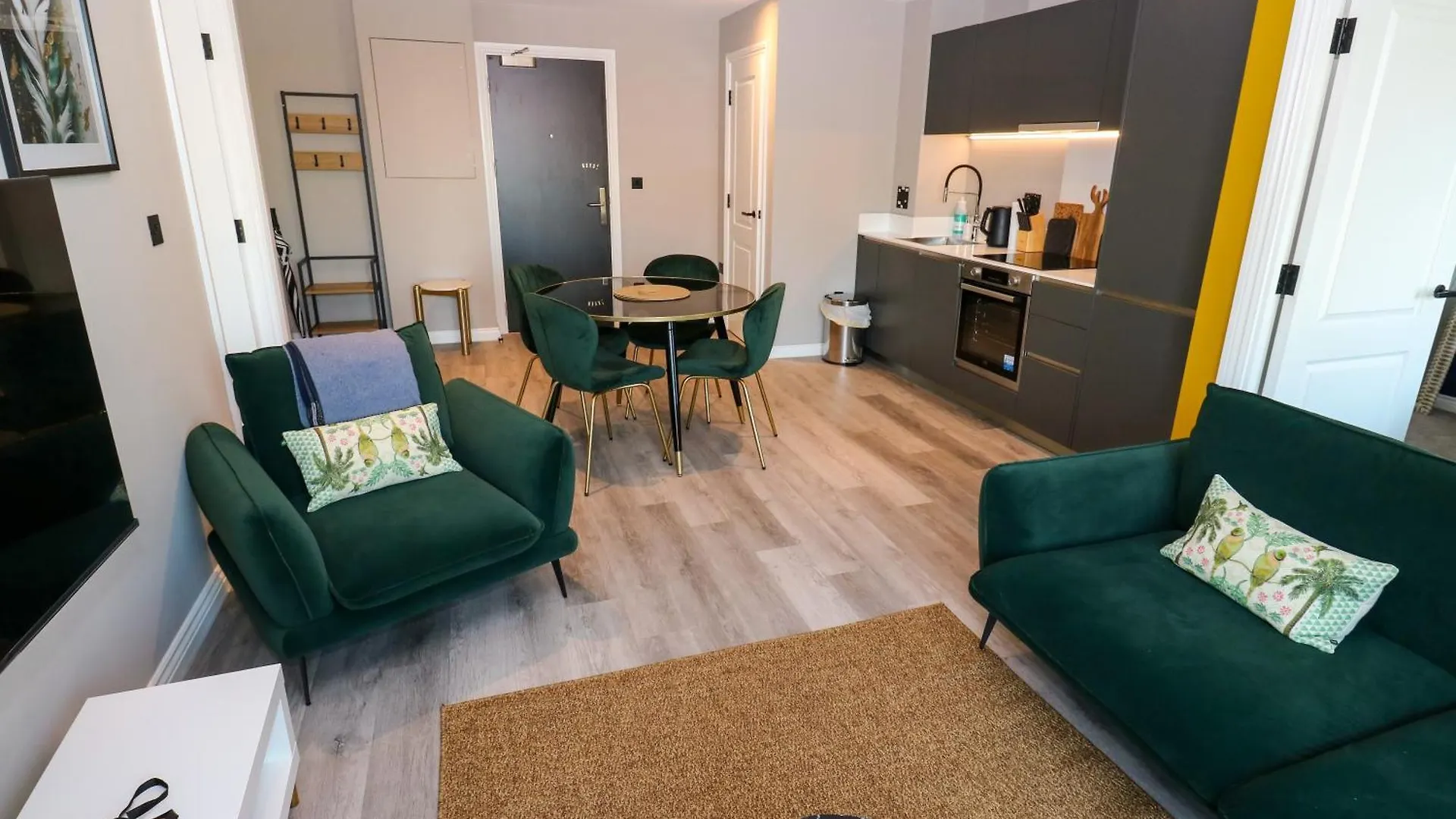 Emerald Retreat Leeds  Leeds (West Yorkshire)